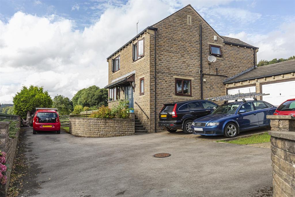Dodlee Lane, Huddersfield HD3 4 bed detached house for sale £300,000