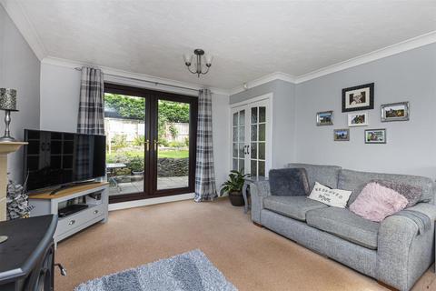 16 Dodlee Lane, Huddersfield, HD3 4TZ