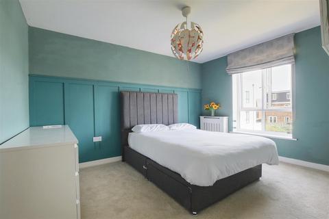 2 bedroom flat for sale, Brooklands Road, Bexhill-On-Sea