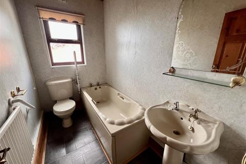 77 Brynamman Road, Lower Brynamman, Ammanford, SA18 1TT