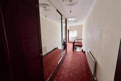 77 Brynamman Road, Lower Brynamman, Ammanford, SA18 1TT
