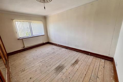 77 Brynamman Road, Lower Brynamman, Ammanford, SA18 1TT