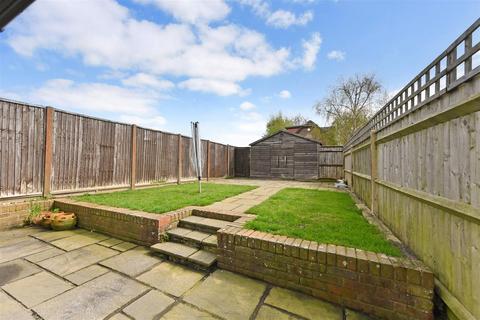 27 Belle Meade Close, Woodgate, Chichester, PO20 3YD