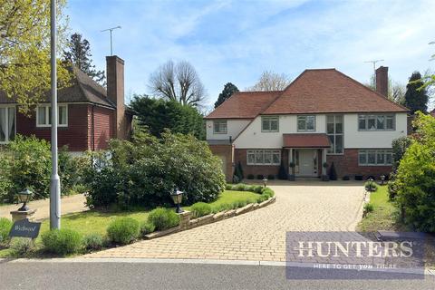 5 bedroom detached house to rent, Coombe End, Kingston Upon Thames