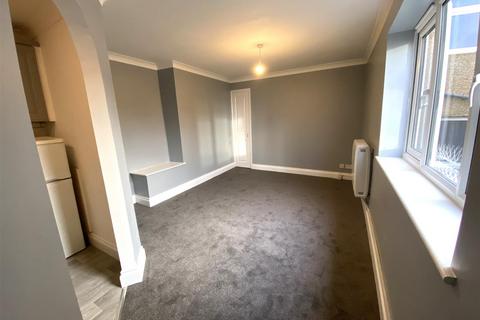 1 bedroom flat to rent, 13-15 Eversfield Place, St. Leonards-On-Sea TN37