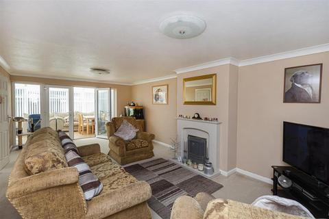 3 bedroom semi-detached house for sale, Mayfair Avenue, Halifax HX4