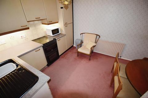 6 Boothroyd Drive, Huddersfield, HD4 5QH