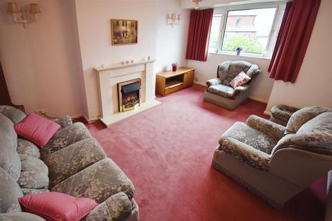 6 Boothroyd Drive, Huddersfield, HD4 5QH