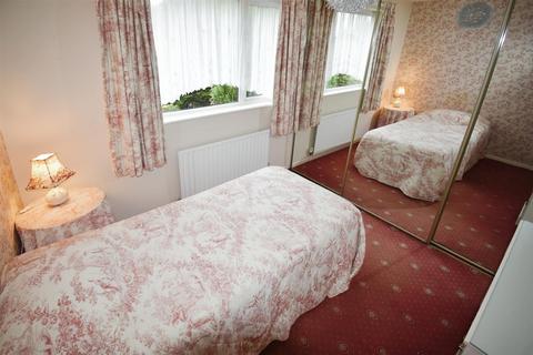 6 Boothroyd Drive, Huddersfield, HD4 5QH