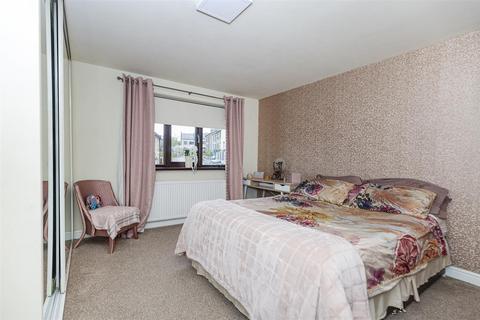 4 bedroom detached house for sale, Birks Road, Huddersfield HD3