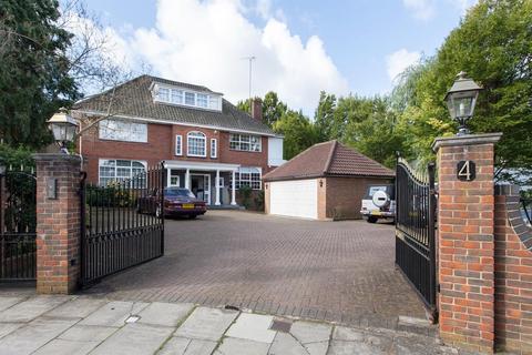 6 bedroom detached house for sale, Byron Drive, London
