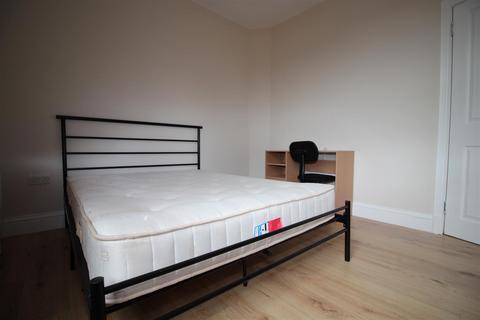 3 bedroom house to rent, Beaconsfield Road, Leicester