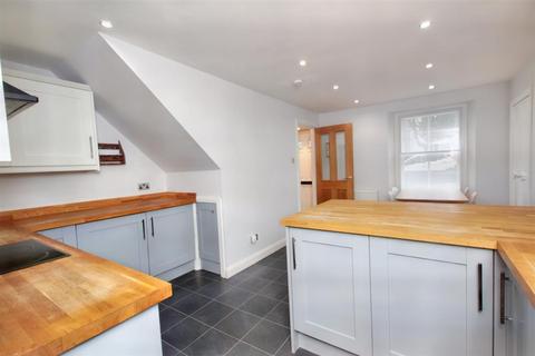 55 Castlegate, Lanark, ML11 9EF