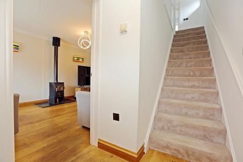 33 Cae Garw, Llantwit Fardre, Pontypridd, CF38 2TQ