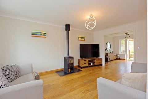 33 Cae Garw, Llantwit Fardre, Pontypridd, CF38 2TQ