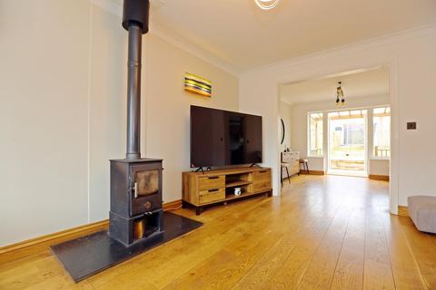 33 Cae Garw, Llantwit Fardre, Pontypridd, CF38 2TQ