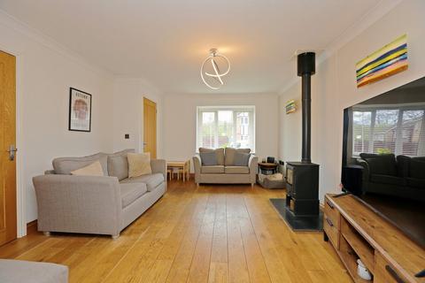 33 Cae Garw, Llantwit Fardre, Pontypridd, CF38 2TQ