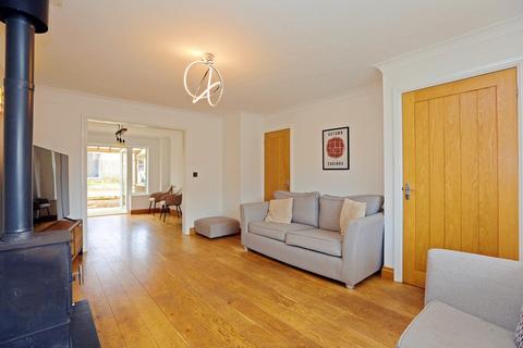 33 Cae Garw, Llantwit Fardre, Pontypridd, CF38 2TQ
