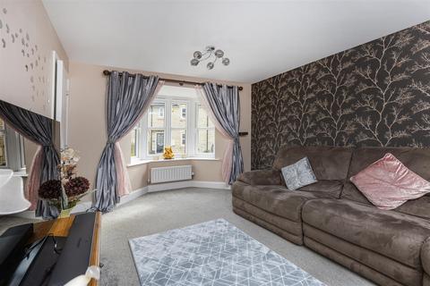 5 bedroom detached house for sale, Dryden Way, Huddersfield HD3