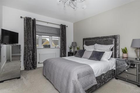 4 bedroom detached house for sale, Dryden Way, Huddersfield HD3