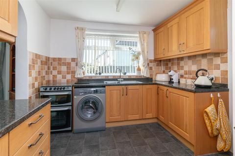 3 bedroom end of terrace house for sale, Farnborough Road, Clifton, Nottingham