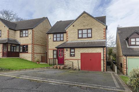 15 Botham Fields, Huddersfield, HD3 4PJ