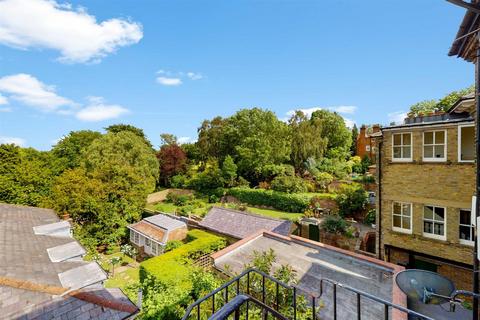 2 bedroom flat for sale, Lincoln House, Harrow On The Hill HA1