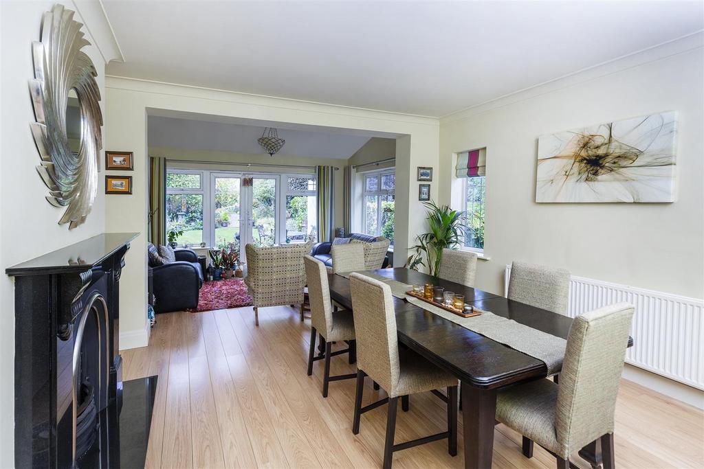 Dining/Sitting Room