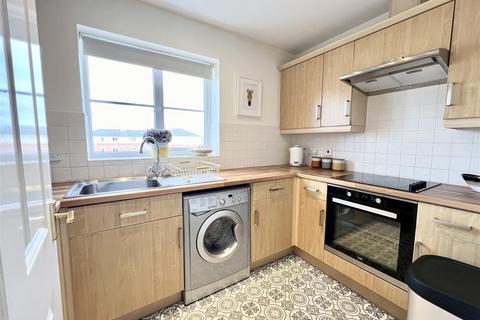 2 bedroom flat for sale, Cavalier Drive, Halesowen