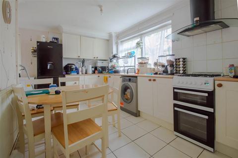 3 bedroom end of terrace house for sale, Glamis Close, Haverhill CB9