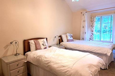 2 bedroom semi-detached house to rent, Stoke Prior Lane, Leominster