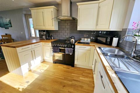 4 bedroom house for sale, Orchard Close, Launceston