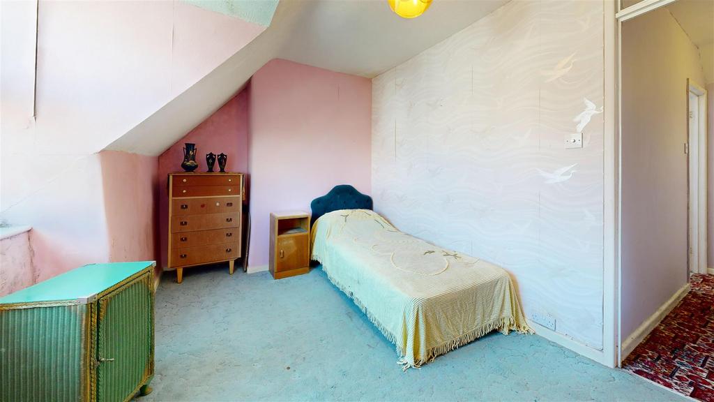 131-High-St-Bedroom 2.jpg