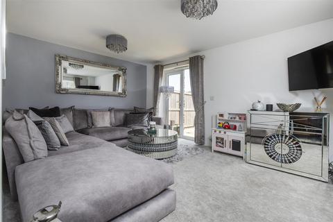 3 bedroom semi-detached house for sale, Crosland Fold, Huddersfield HD3