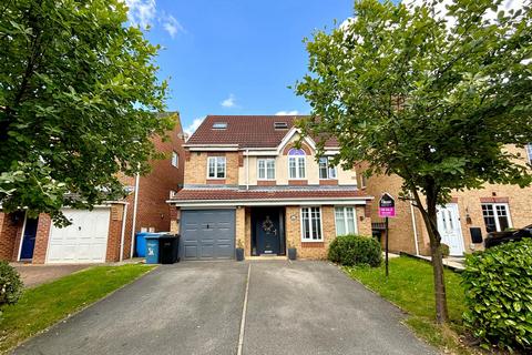 5 bedroom detached house for sale, Staunton Park, Kingswood, Hull