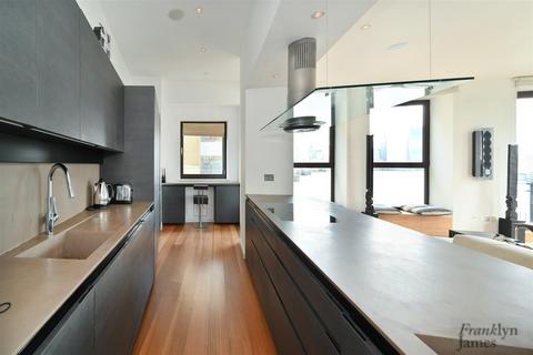 3 bedroom apartment to rent, Keepier Wharf, Narrow Street, E14
