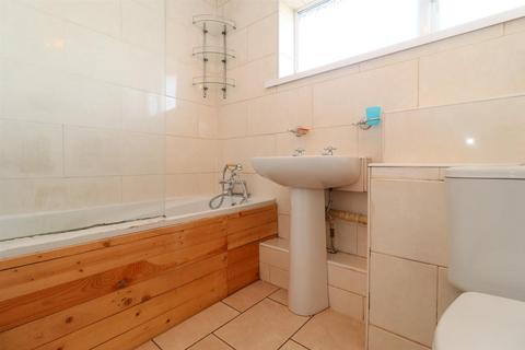 54 Esther Grove, Wakefield, WF2 8EY