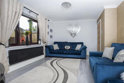 3 bedroom semi-detached house for sale, Sunnybank View, Huddersfield HD3