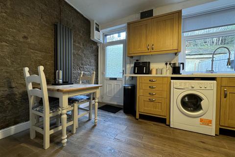 2 bedroom terraced house for sale, Penistone Road, Holmfirth HD9