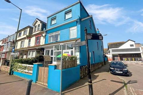 6 bedroom end of terrace house for sale, Garfield Road, Paignton