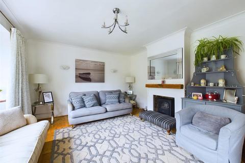 1 Whyteleafe Road, Caterham, CR3 5EG
