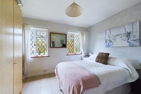 1 Whyteleafe Road, Caterham, CR3 5EG