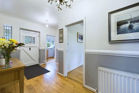 1 Whyteleafe Road, Caterham, CR3 5EG