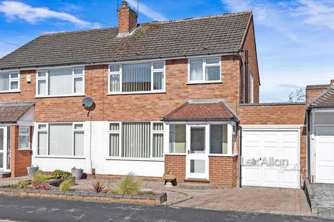 90 Beachcroft Road, Kingswinford, DY6 0HU