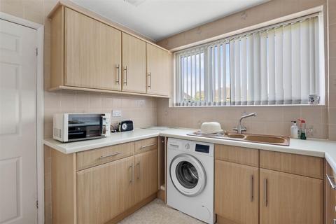 90 Beachcroft Road, Kingswinford, DY6 0HU