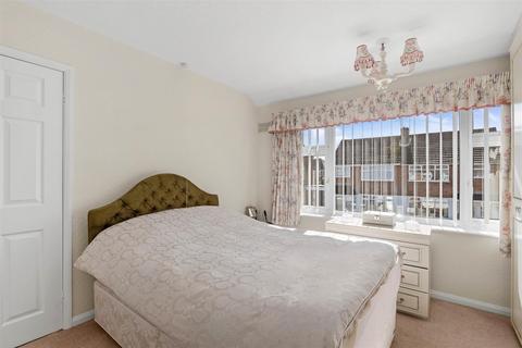 90 Beachcroft Road, Kingswinford, DY6 0HU