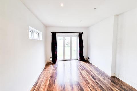 2 bedroom property for sale, Parsons Mead, Croydon