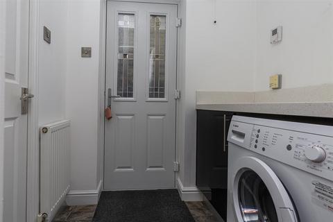 4 Botham Fields, Huddersfield, HD3 4PJ