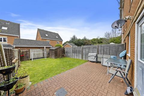 4 bedroom end of terrace house for sale, Abbots Close, Kettering NN15