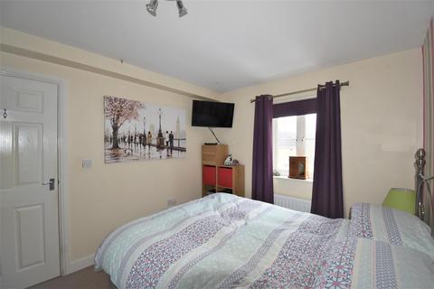 39 Cobblestones Drive, Illingworth, Halifax, HX2 9NG